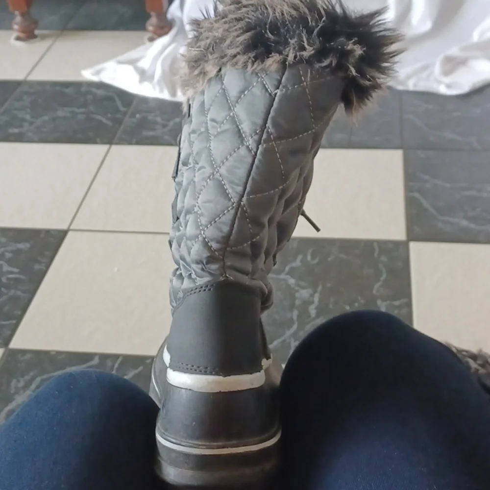 TRUE SOFT Winter Snow Boots Sz 11 (41)
